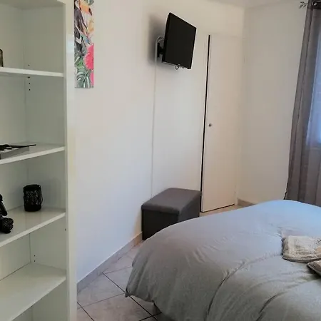 Confortable 3 Pieces Tres Bien Place Centre Апартаменти